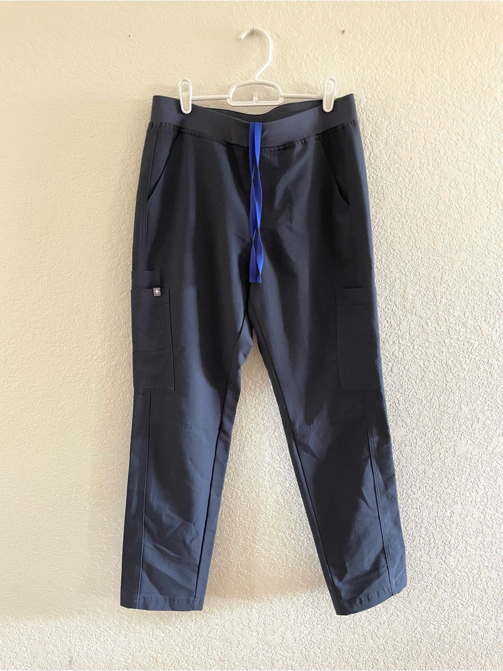 Figs Men's Navy Blue Axim Cargo Scrubs Jogger Pants with Drawstring Sz Small